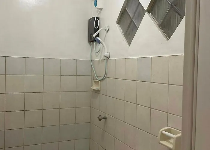Homestay Cozy Affordable Transient Wifi Netflix Shower Heater *